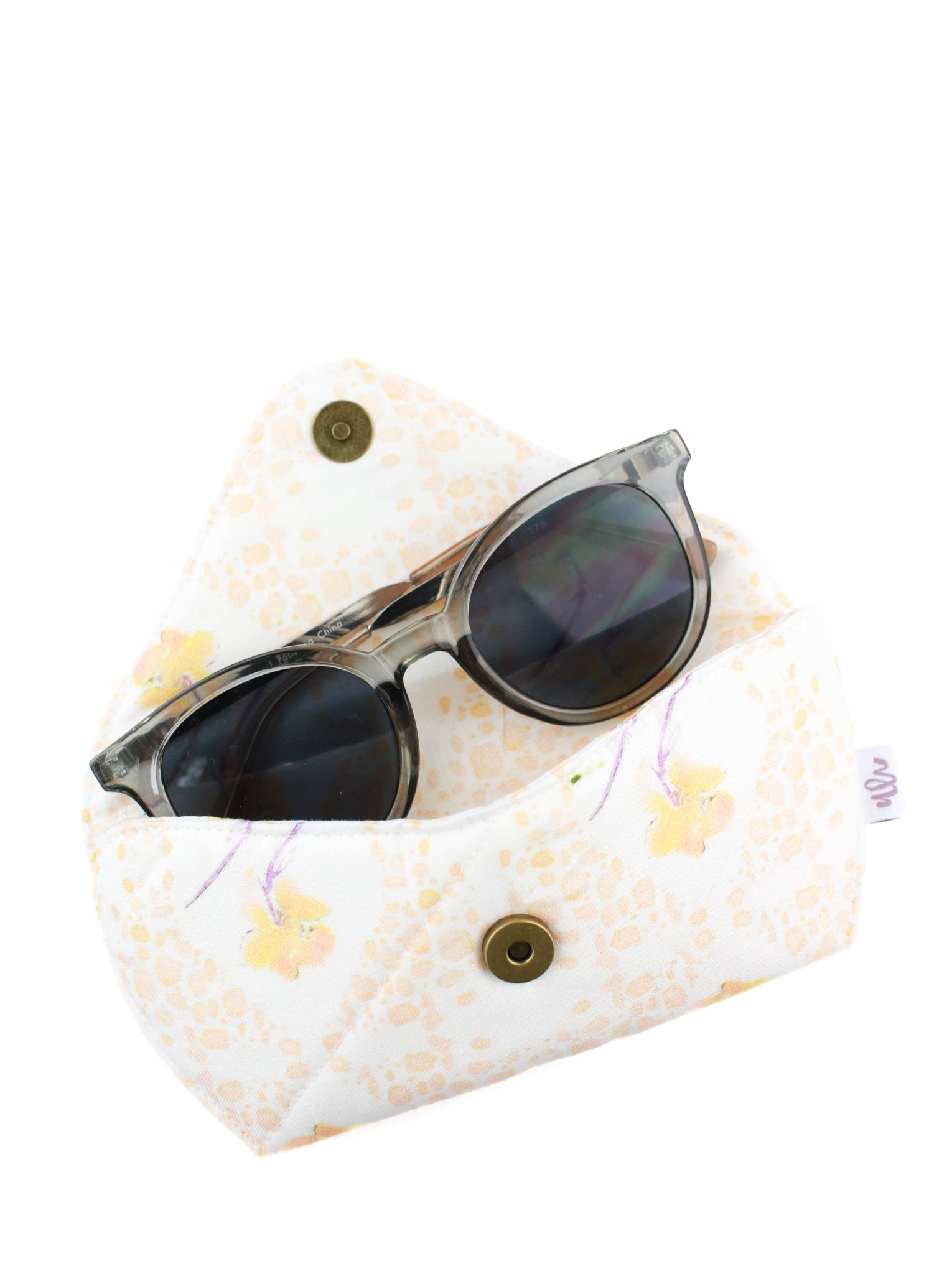 Sun-washed Sunnies Case in Pearl