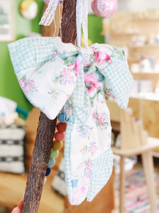 Vintage Floral Patchwork Bow