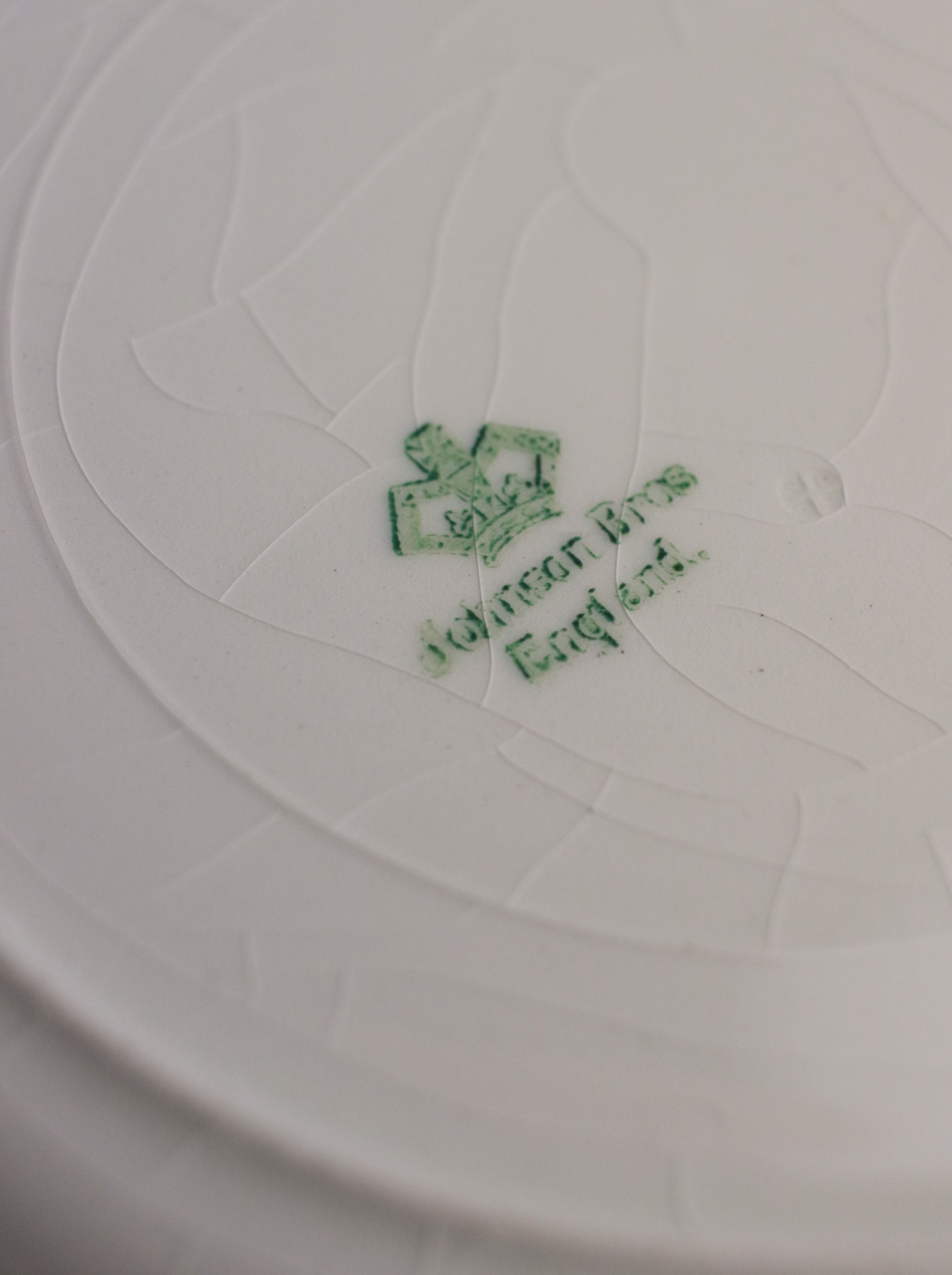 Gold Rimmed Plate (Set of 9) | Whit's Vintage Picks