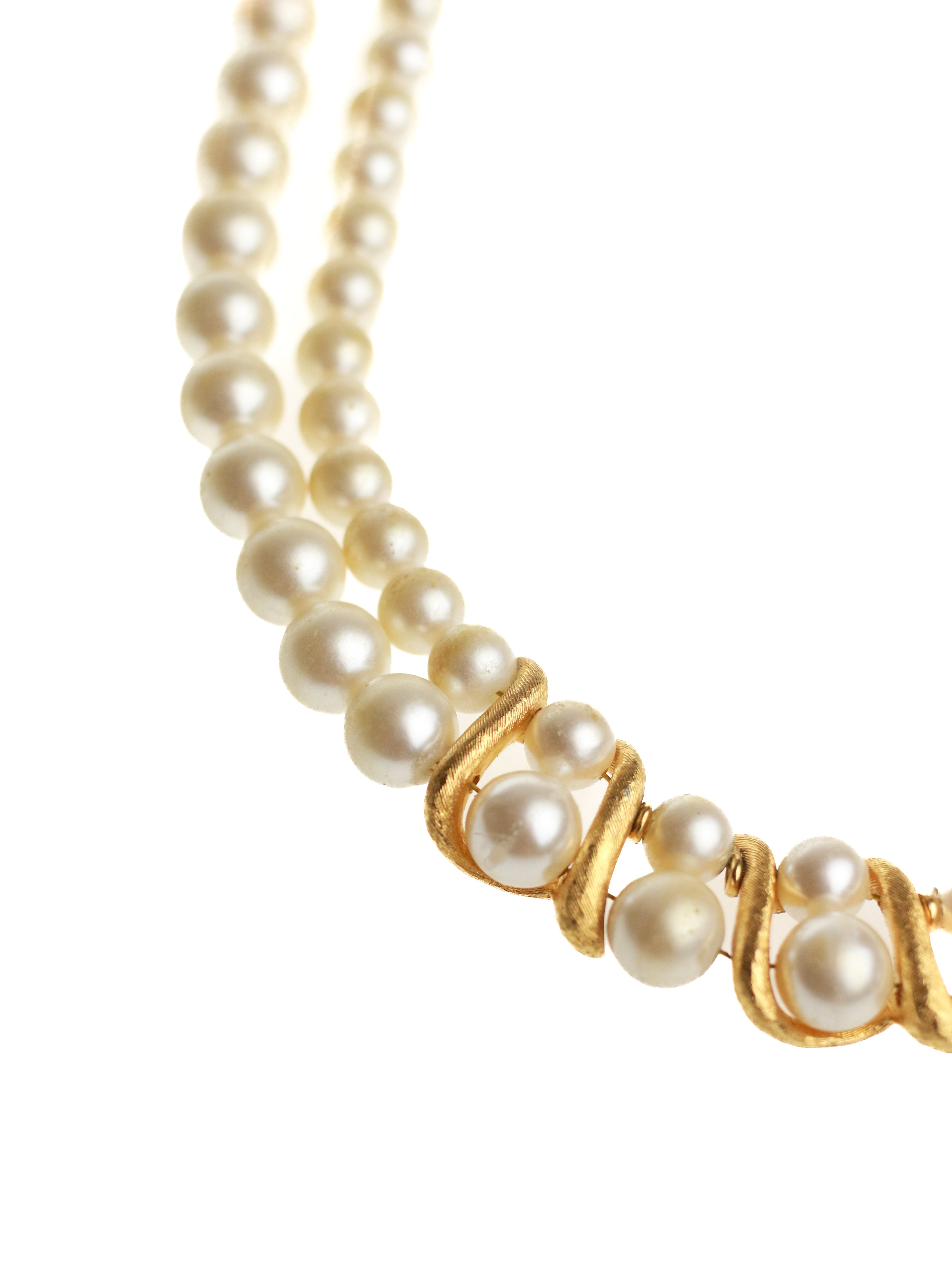 Twisted Pearl Necklace